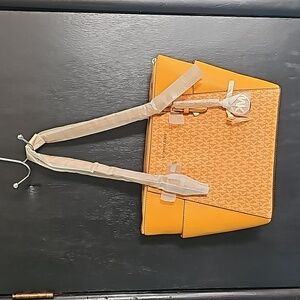 Michael Kors Charlotte tote bnwt